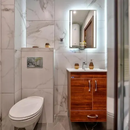 アパート Lux Titova Sony Ps ズラティボール