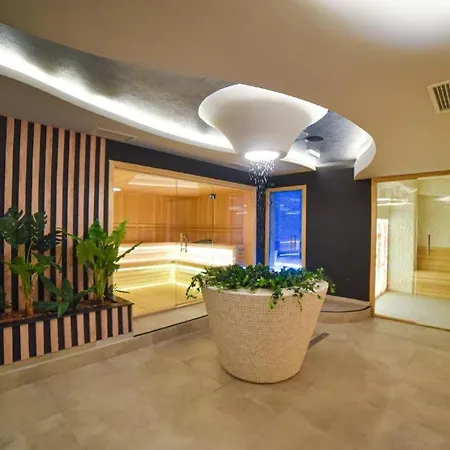 アパート Lux Titova Sony Ps