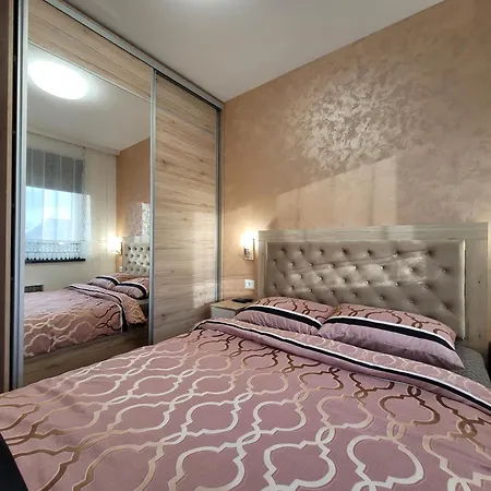 Lux Titova Sony Ps Apartman *