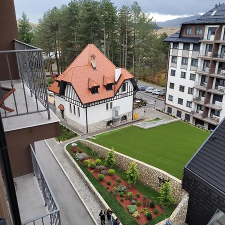 Lux Titova Sony Ps Apartman *
